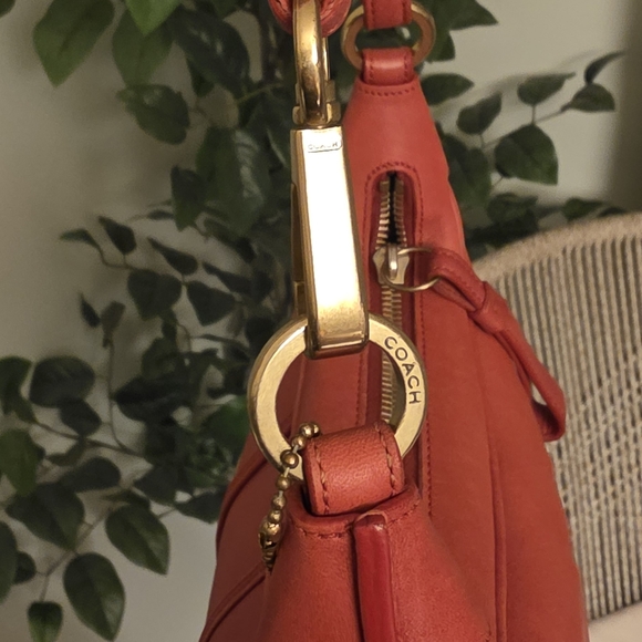 Coach Amanda Red Hobo - Picture 4 of 9